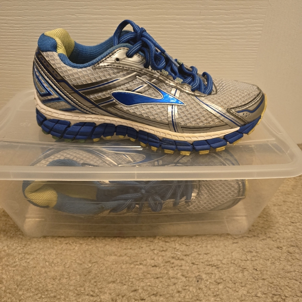 Brooks shoes GTS 15 Adrenaline
